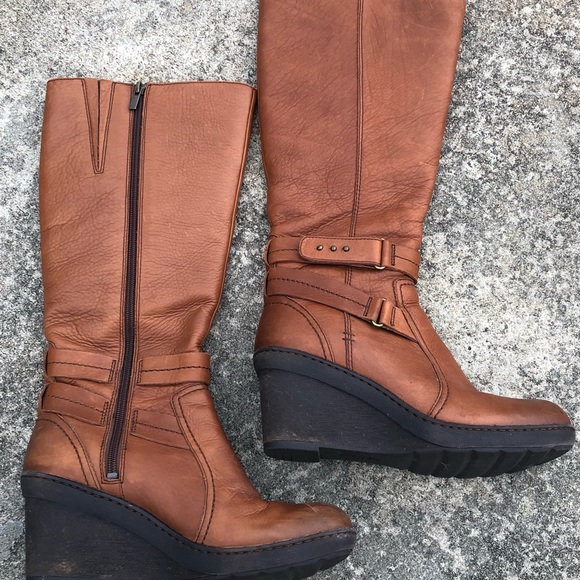 Clarks Shoes - CLARKS GORE-TEX Wedge Heel Leather Boot Women’s 9M